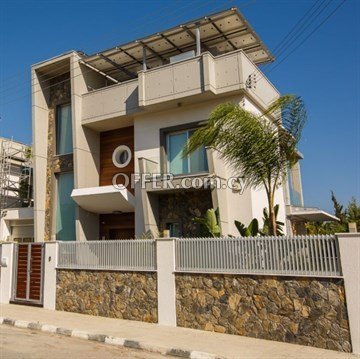 Luxury 4 Bedroom Villa With Roof Garden  In Agios Tychonas, Limassol - 7