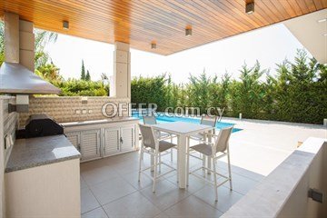Luxury 4 Bedroom Villa With Roof Garden  In Agios Tychonas, Limassol - 5