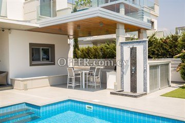 Luxury 4 Bedroom Villa With Roof Garden  In Agios Tychonas, Limassol - 4