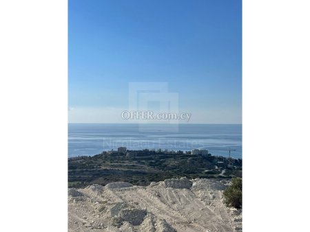 Large plot in prime location above the highway offering amazing sea views in Agios Tychonas Limassol - 3
