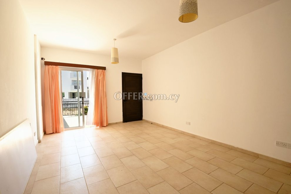 2 Bed Townhouse for Sale in Paralimni, Ammochostos - 8