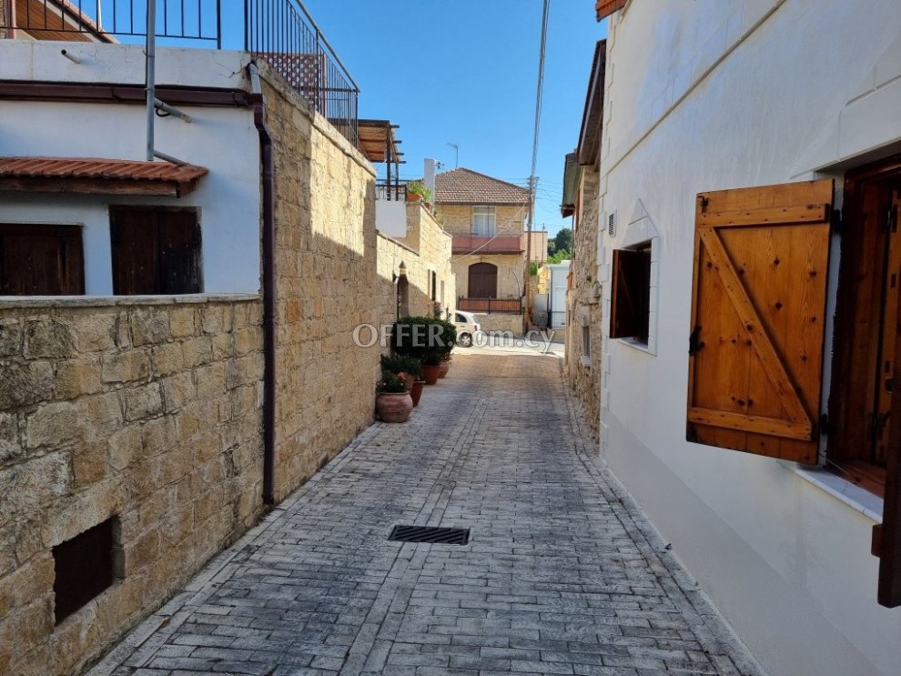 2-bedroom Village House 80 sqm in Agios Amvrosios - 9