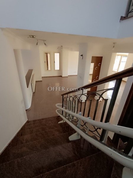 4-bedroom Detached Villa 220 sqm in Strovolos - 5