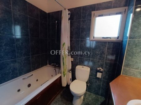 4-bedroom Detached Villa 220 sqm in Strovolos - 4