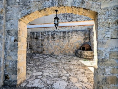 3-bedroom Village House 160 sqm in Agios Therapon