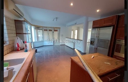 4-bedroom Detached Villa 220 sqm in Strovolos - 10