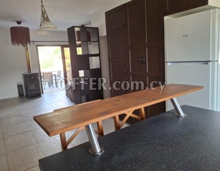 Spacious 2 bedroom upper floor house in Germasogeia