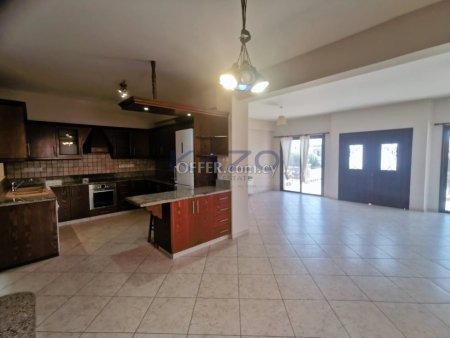 Spacious Four Bedroom Kolossi Apartment for Rent - 5