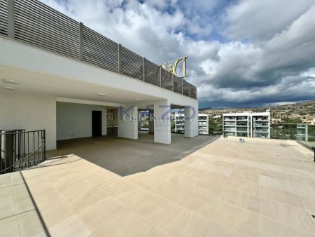 Luxurious Three Bedroom Penthouse for Sale in Agios Tychonas Tourist Area - 3