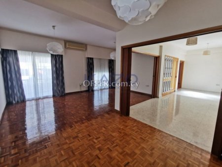 Spacious Four Bedroom Apartment in Petrou and Pavlou