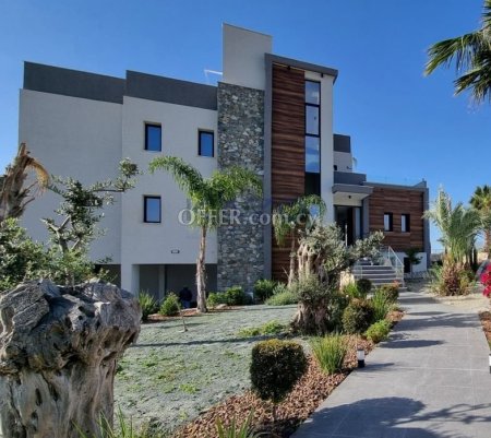 Spacious Parekklisia Villa with Six Bedrooms