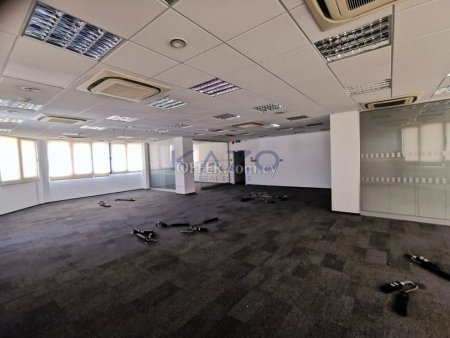 Commercial Office For Rent in Omonoia Area - 13