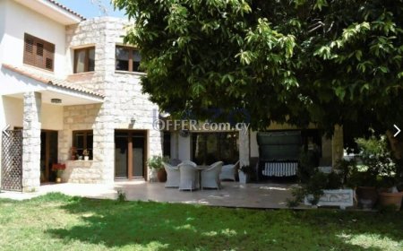 Spacious Three Bedroom Villa for Sale in  Pyrgos Area - 9