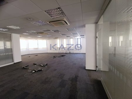 Commercial Office For Rent in Omonoia Area - 12