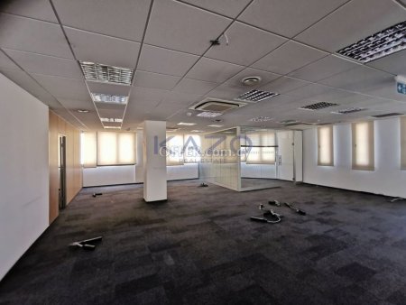 Commercial Open Plan Office For Rent in Omonoia Area - 12