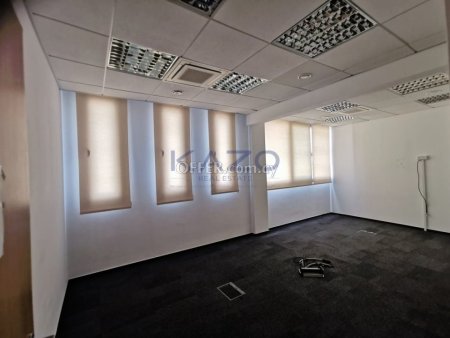 Commercial Office For Rent in Omonoia Area - 11