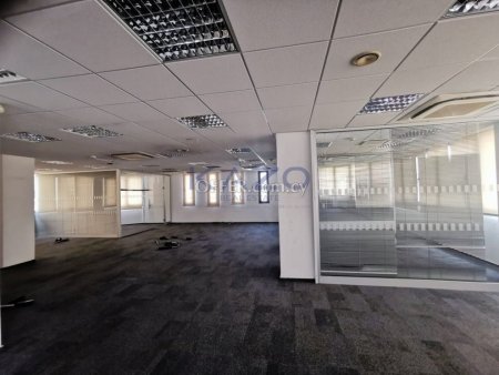 Commercial Open Plan Office For Rent in Omonoia Area - 11