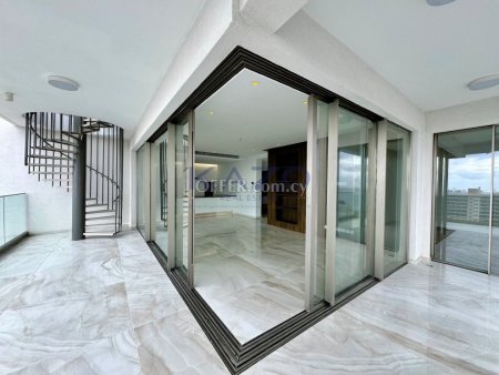 Luxurious Three Bedroom Penthouse for Sale in Agios Tychonas Tourist Area - 9