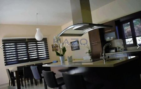 Spacious Three Bedroom Villa for Sale in  Pyrgos Area - 7