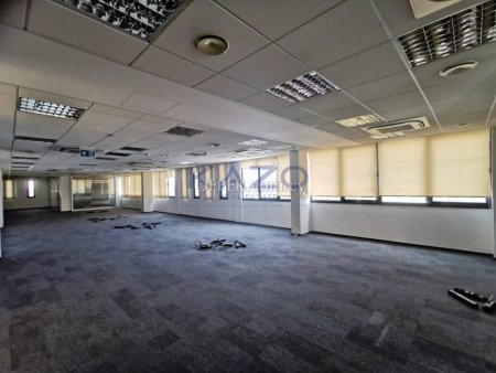 Commercial Open Plan Office For Rent in Omonoia Area - 10