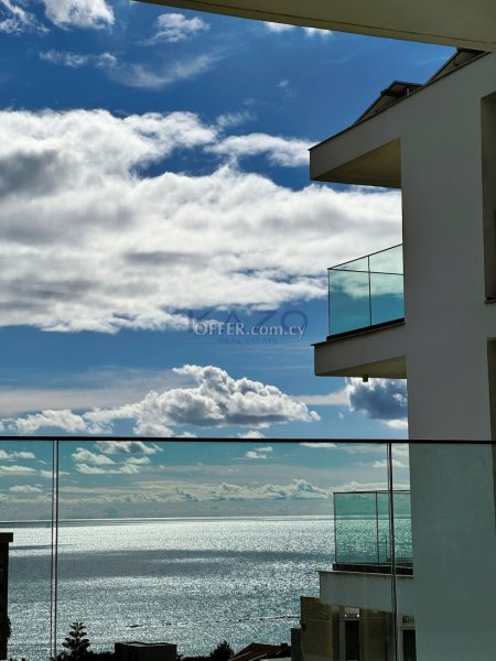 Luxurious Three Bedroom Penthouse for Sale in Agios Tychonas Tourist Area - 8