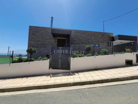 Luxurious Four Bedroom Bungalow in the Hills of Souni - 10