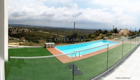 Luxurious Four Bedroom Bungalow in the Hills of Souni - 9