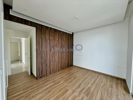 Luxurious Three Bedroom Penthouse for Sale in Agios Tychonas Tourist Area - 6