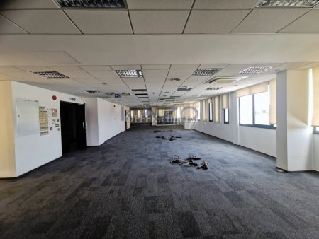 Commercial Open Plan Office For Rent in Omonoia Area - 7