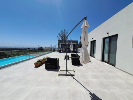 Luxurious Four Bedroom Bungalow in the Hills of Souni - 6