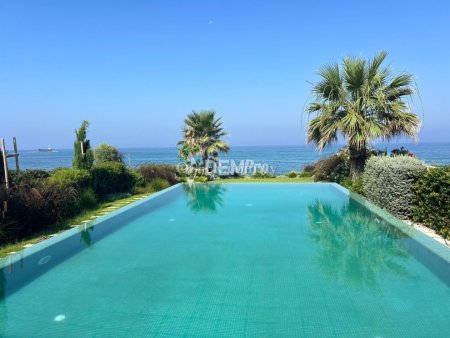 Villa For Sale in Chloraka, Paphos - DP4215 - 2