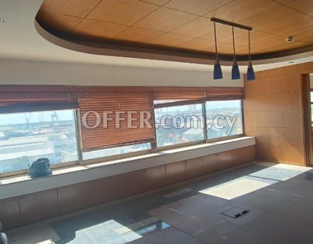 Whole floor 487m2 office for sale in commercial building. - 3