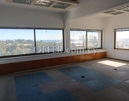 Whole floor 487m2 office for sale in commercial building. - 9