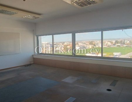 Whole floor 487m2 office for sale in commercial building. - 2