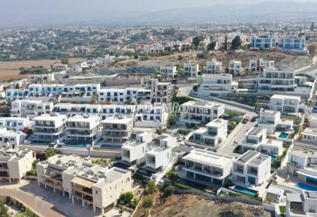 Villa For Sale in Chloraka, Paphos - DP4214 - 2