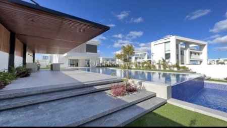 For Sale €750,000 House 5 bedrooms Paralimni Ammochostos