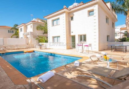 For Sale €450,000 House 4 bedrooms Paralimni Ammochostos