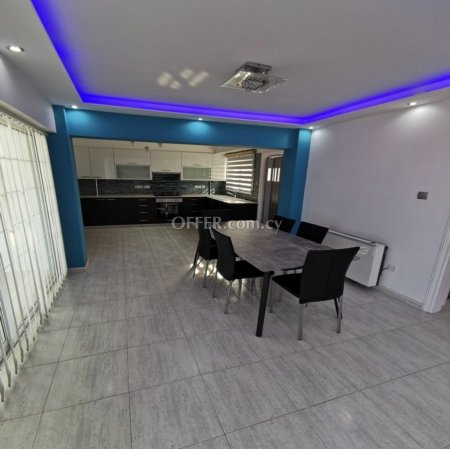 For Sale €430,000 Apartment 3 bedrooms Retiré Larnaka (Center), Larnaca Larnaca