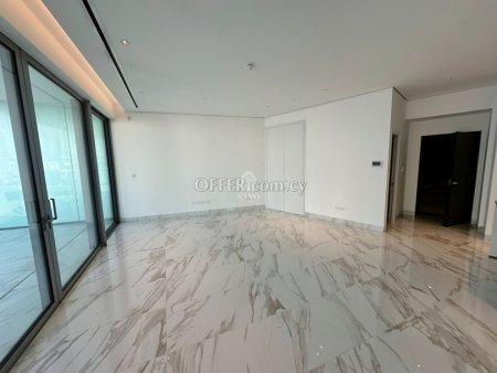 TREE BEDROOM  SEAFRONT APARTMENT IN NEAPOLIS. - 10