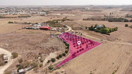 Residential field in Geri Nicosia - 2