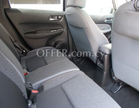 2023 Honda FIT 1.5L Hybrid Automatic Hatchback - 3