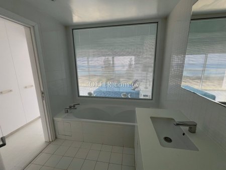 Sea Front Villa in Ayia Triada - 4
