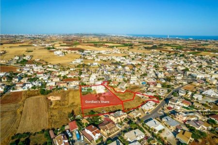 Four residential fields in Liopetri, Famagusta - 3