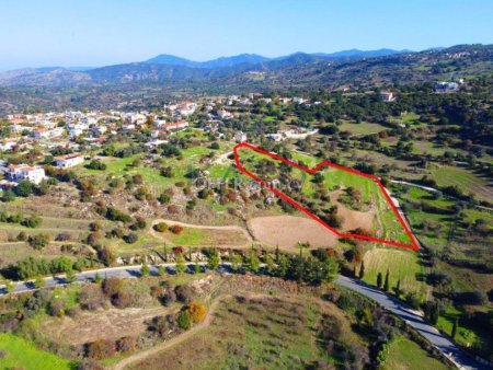 Residential field in Peristerona, Paphos - 3