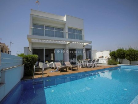 Sea Front Villa in Ayia Triada - 17