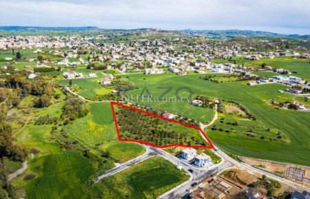 Shared residential field in Dali, Nicosia - 2
