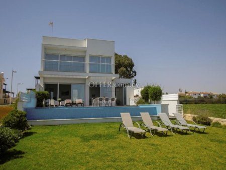 Sea Front Villa in Ayia Triada - 16