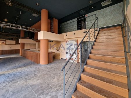 Former Café-Bar-Restaurant in Prime Central Location - 11