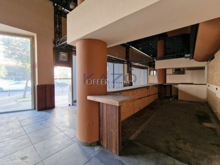 Former Café-Bar-Restaurant in Prime Central Location - 8