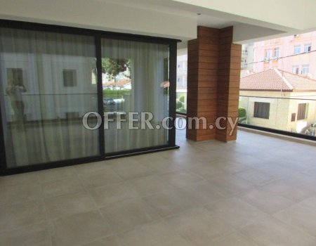 Brand new spacious one bedroom apartment with Italian furniture - 4